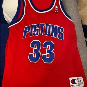 Vintage Detroit pistons grant hill jersey.